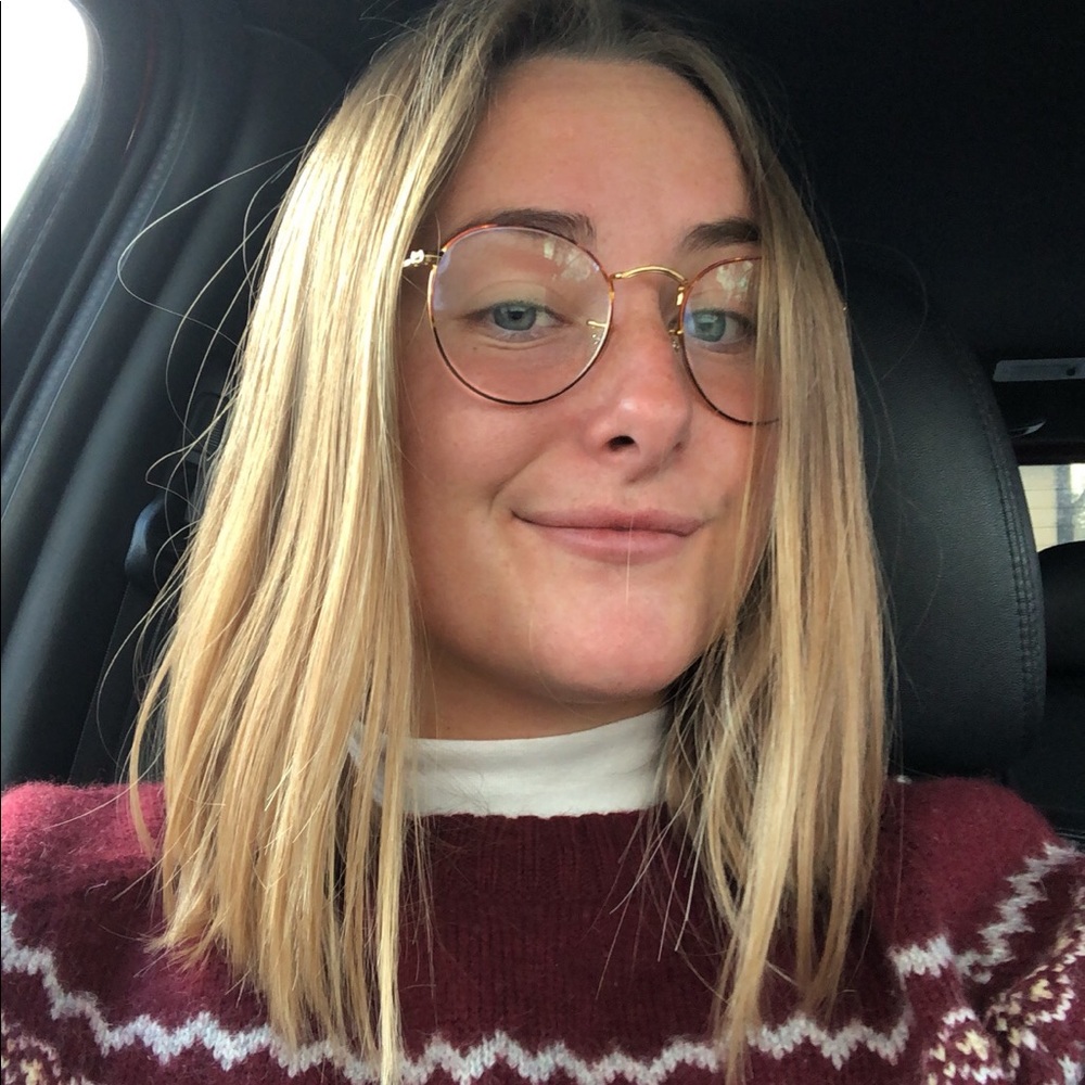 Meet your Posher, Alyssa